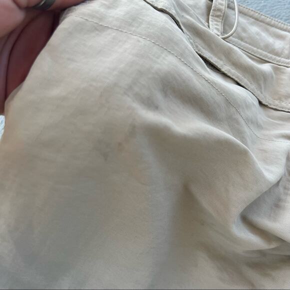 North Face tan ripstop type hiking shorts Size 4 - Picture 4 of 6
